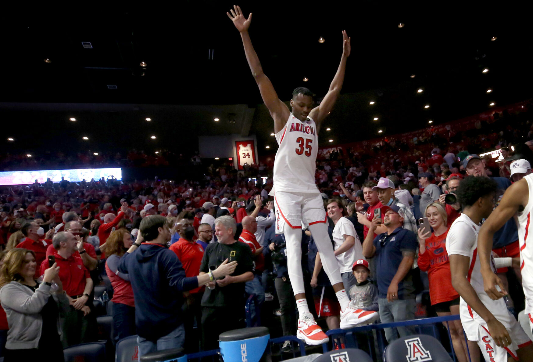 Christian Koloko, 2022 Pac-12
Defensive Player of the Year